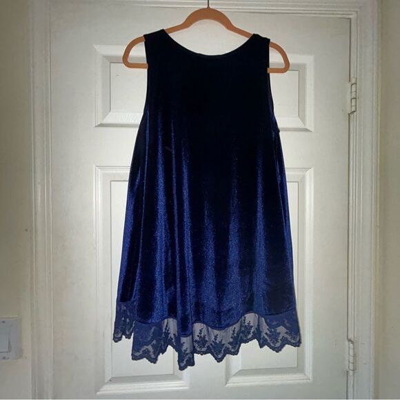 The Pyramid Collection Sleeveless A-Line Swing Tunic Top - Picture 4 of 4